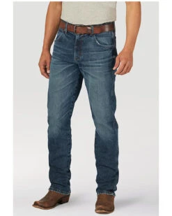 Wrangler Retro Green Men's Lexford Dark Wash Stretch Slim Straight Jeans