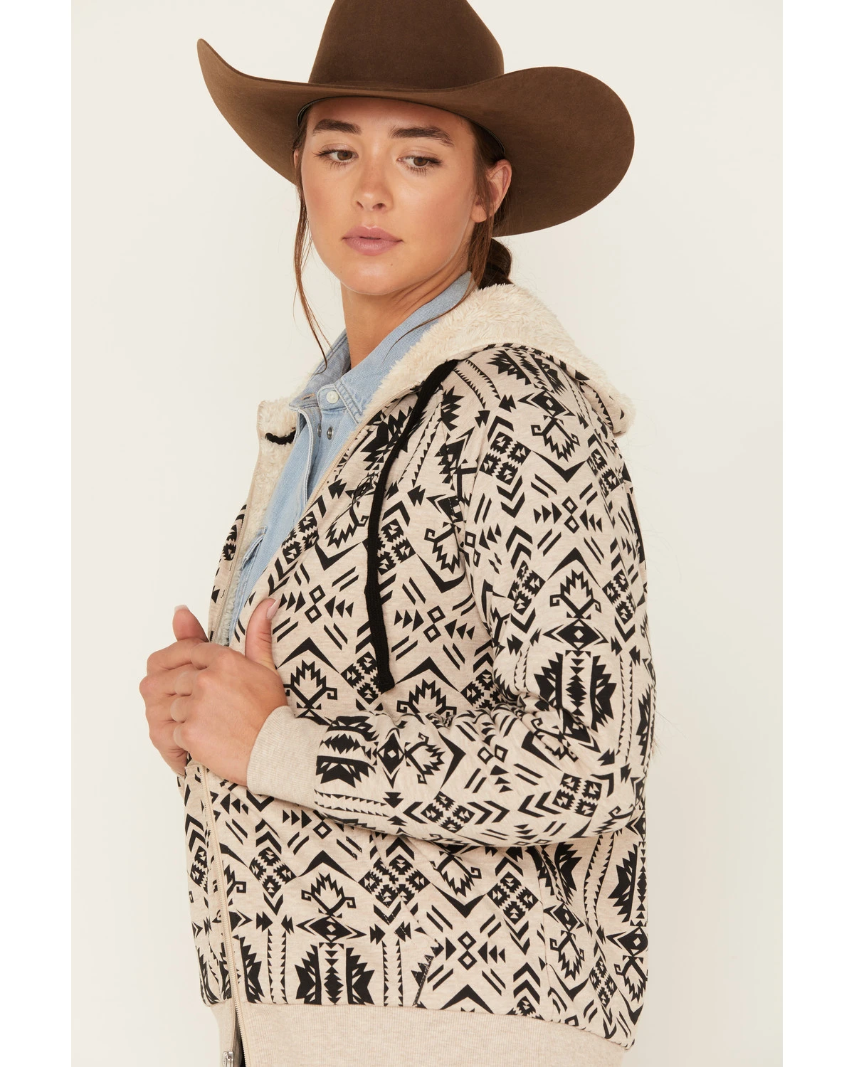 Ariat Women's R.E.A.L. Southwestern Print Sherpa-Lined Zip Hoodie 2 Ariat Women's R.E.A.L. Southwestern Print Sherpa-Lined Zip Hoodie - Image 2